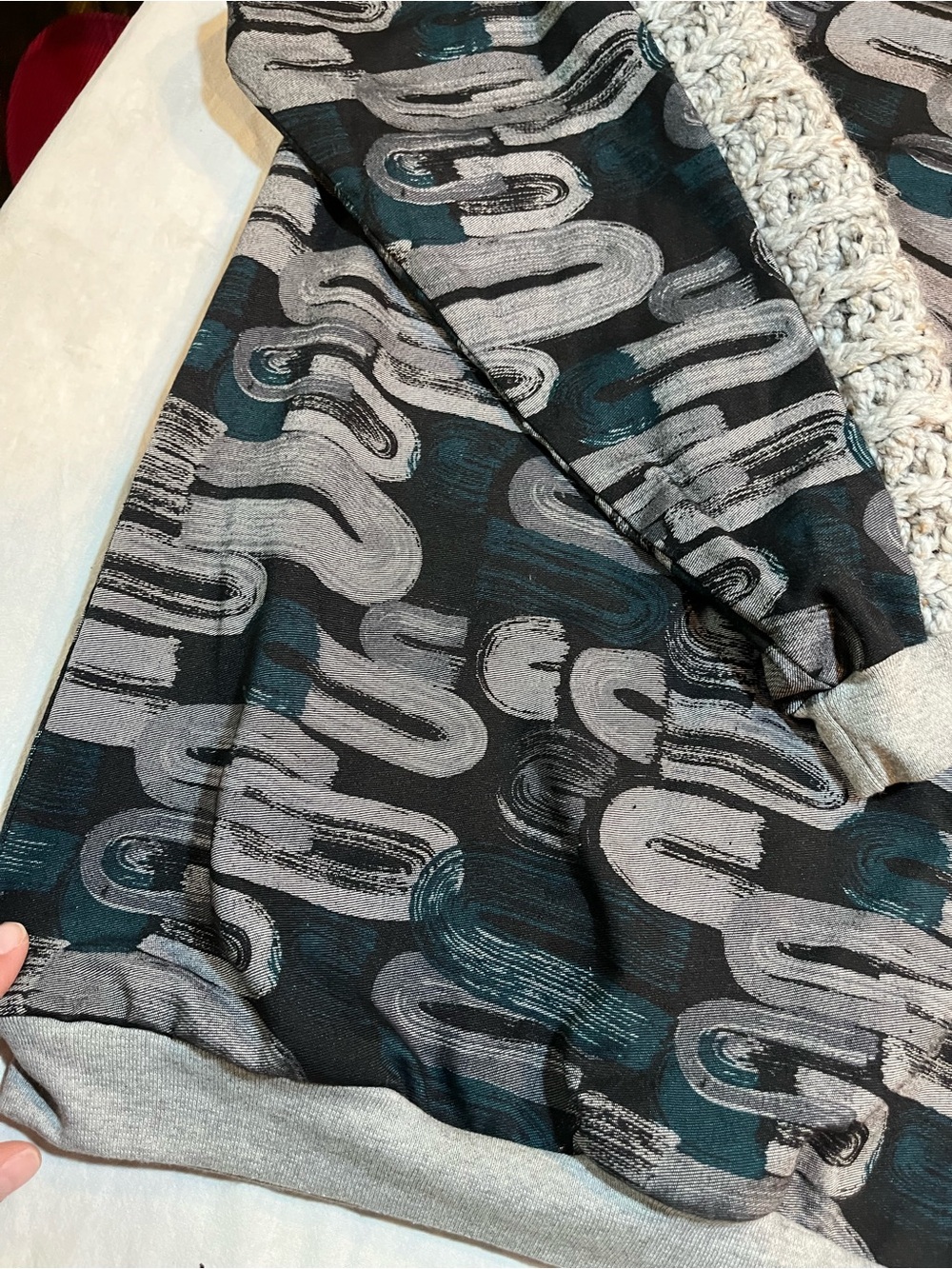 Men's Grey Patterned Crewneck Sweater size large or x large see below - Picture 7 of 14